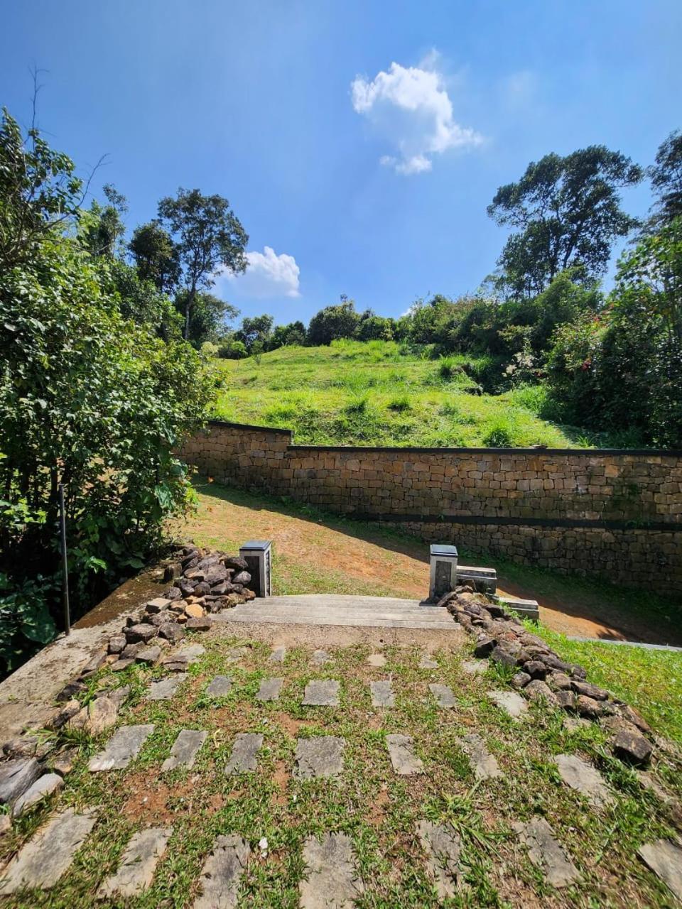Urban Hills By Clustercloud Apartment Kattappana Bagian luar foto