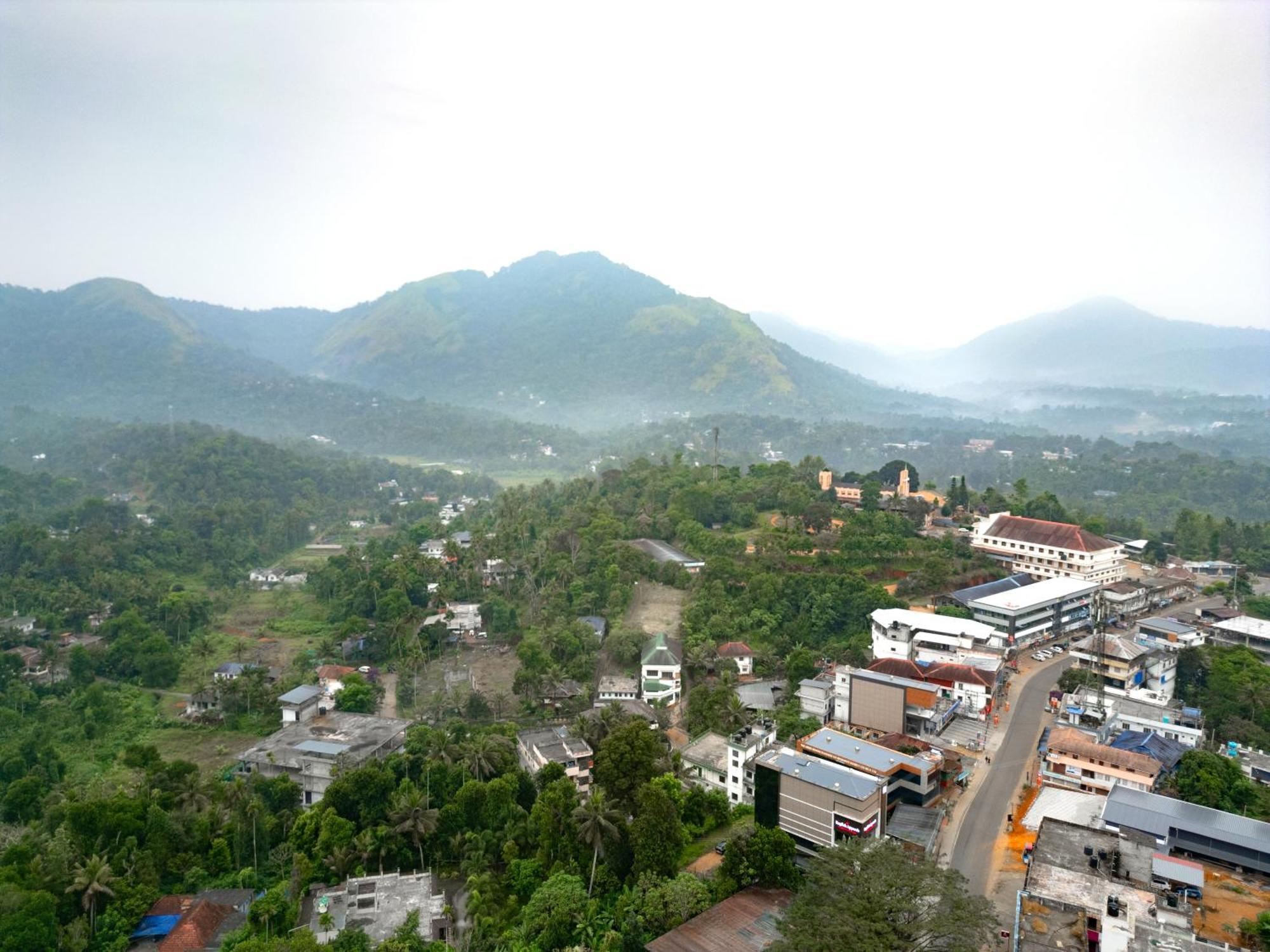 Urban Hills By Clustercloud Apartment Kattappana Bagian luar foto